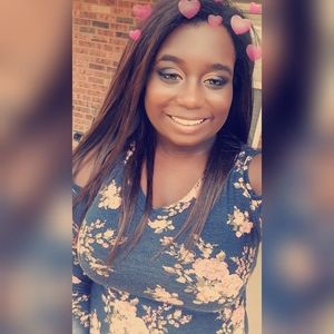 Meet your Posher, Alexis